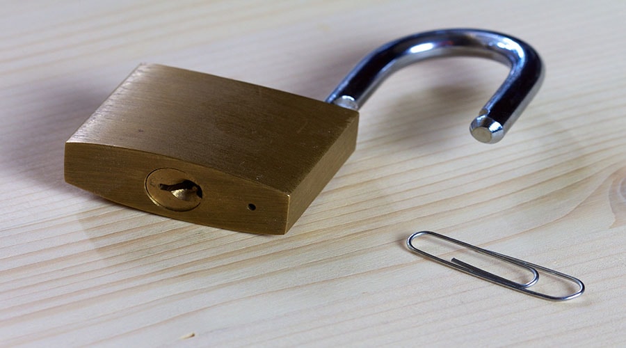 مراحل نحوه باز کردن قفل آویز بدون کلید چگونه است ؟